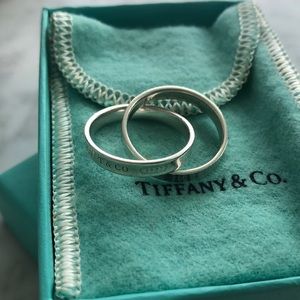 Tiffany & Co. Interlocking Circles Ring Size 7